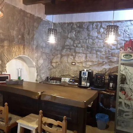 Al Vicolo Del Cilento Bed and Breakfast