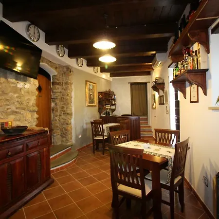 Al Vicolo Del Cilento 住宿加早餐酒店
