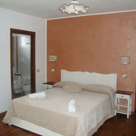 Al Vicolo Del Cilento Bed and Breakfast